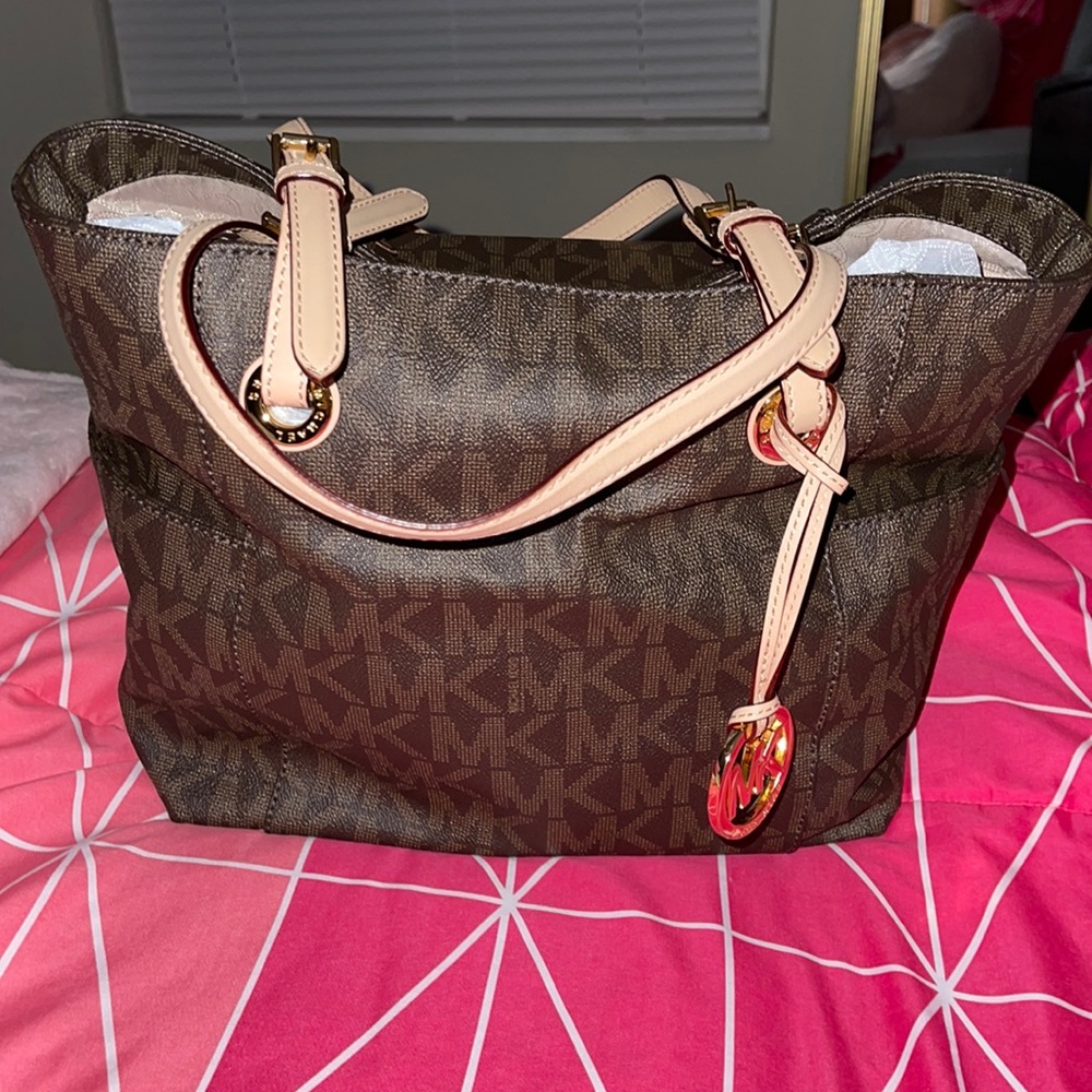 Michael Kors Jet Set Tote ✈️